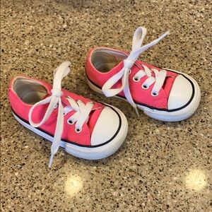 Converse Toddler girl Hot pink shoes size 4